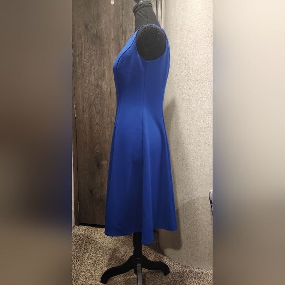 Elegant Dress For Women - Picture 2 of 9